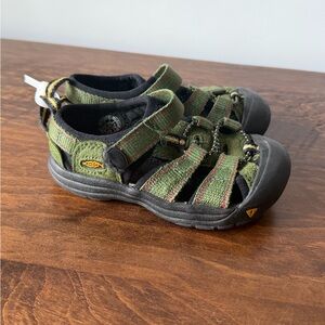 KEEN Newport H2 toddler sandals Green Size 7